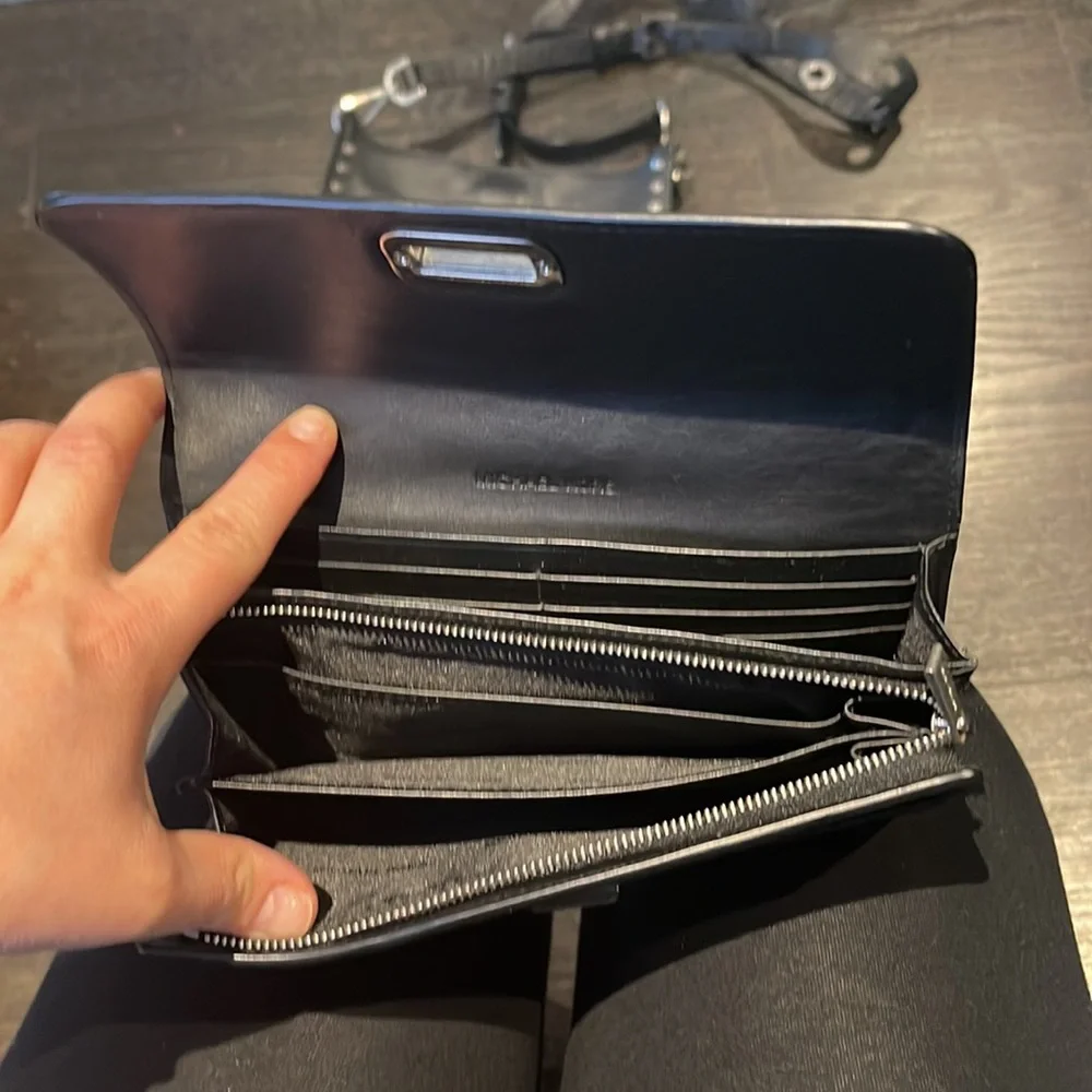 Micheal kors bag and wallet - Picture 4 of 9